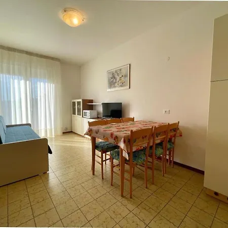 Beautiful With Terrace For 5 Guests * פורטו סנטה מרגריטה די קאורלה