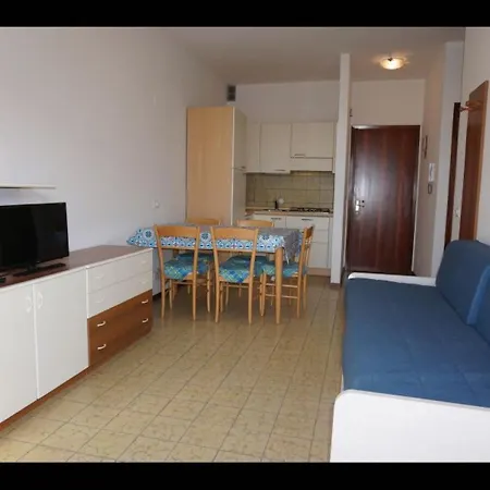 Beautiful With Terrace For 5 Guests Apartment